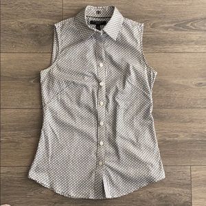 Geometric Patterned Sleeveless Dress Shirt
